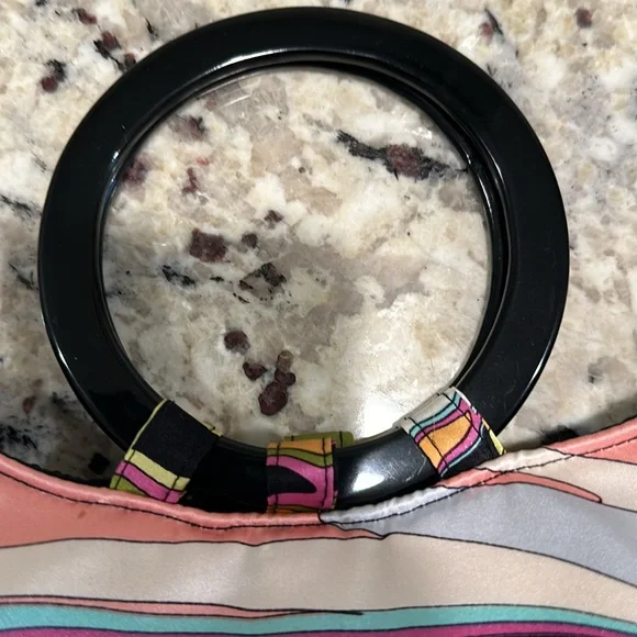 Chic silk designer bag 💕 - Picture 3 of 11